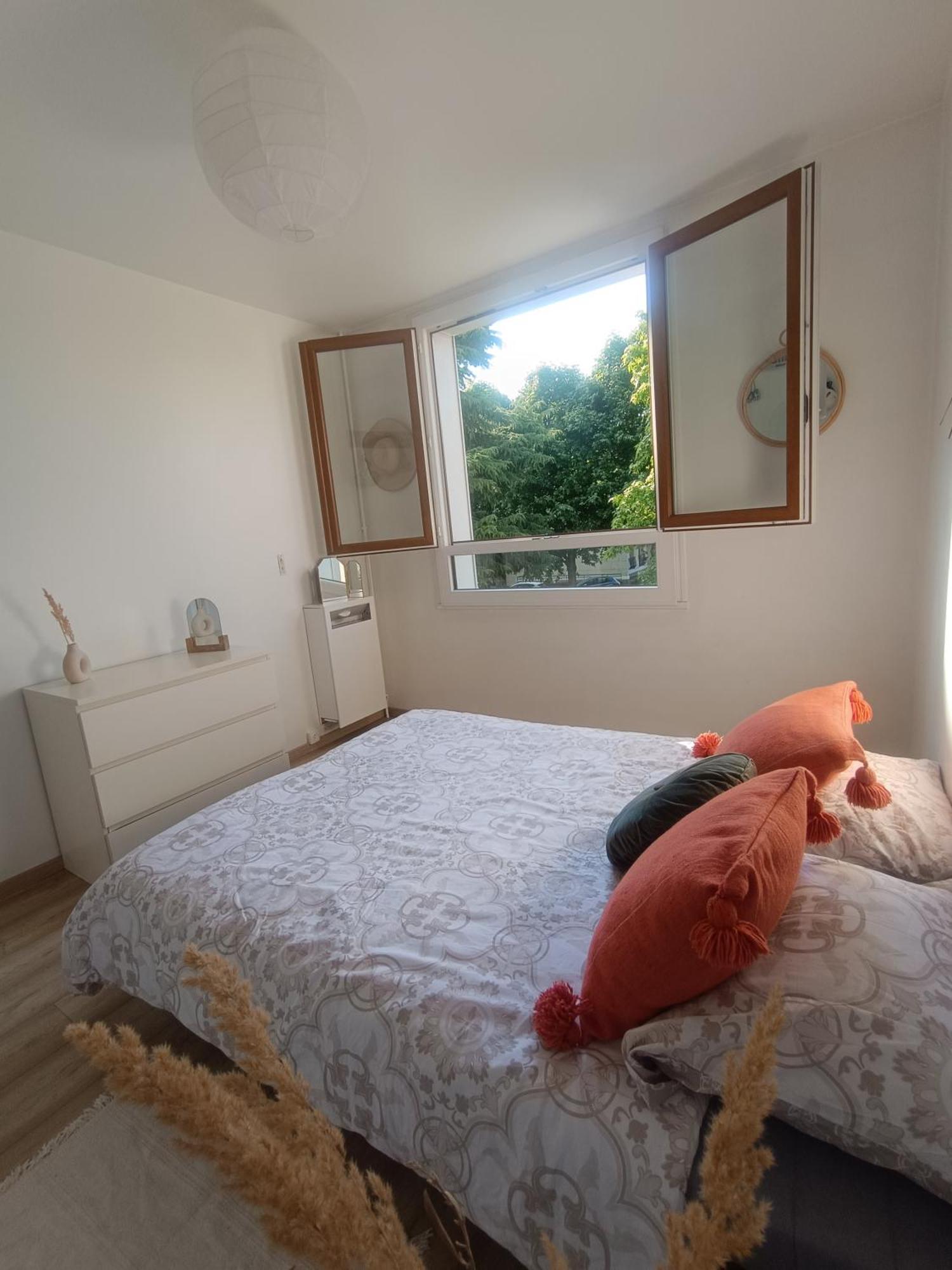 Private Room In Cozy Homestay - Line 14, Direct Access To Paris - Airport Orly 셰빌리-라뤼 외부 사진